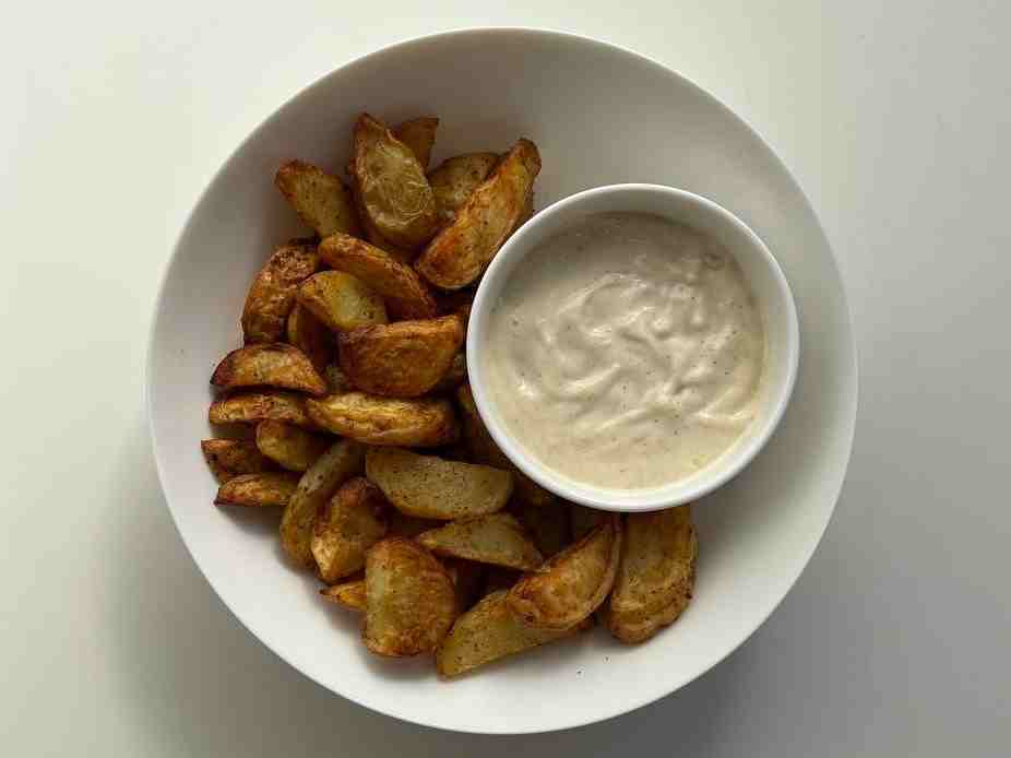 Chips and special garlic sauce