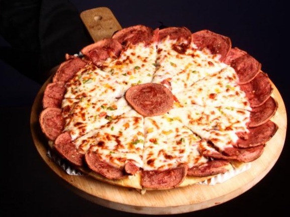 پیتزا پپرونی با هالوپینو (32 سانتی متری)