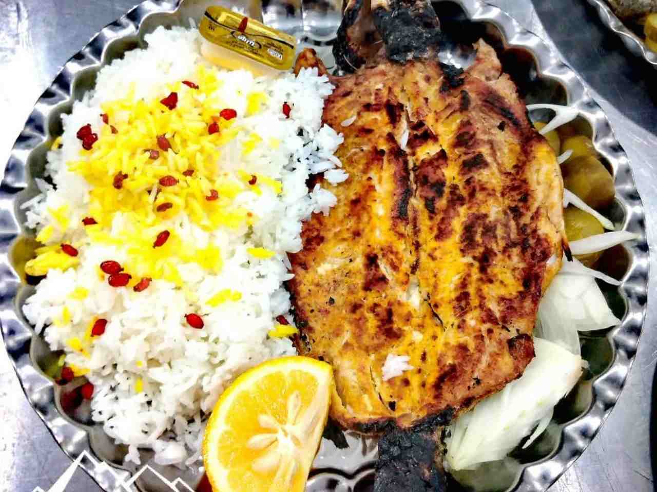 چلو ماهی قزل کبابی