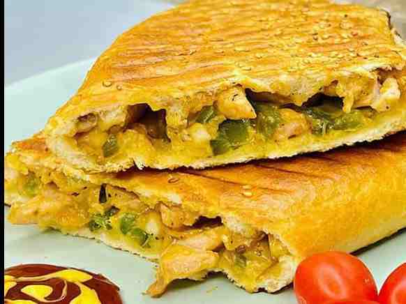 مرغ و قارچ