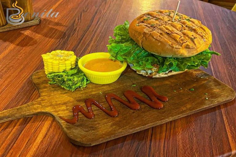 برگر خونگی با بیکن