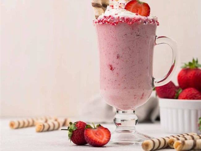 شیک توت فرنگی