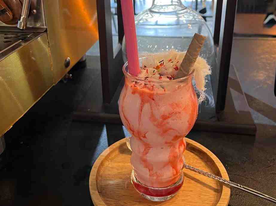 شیک توت فرنگی