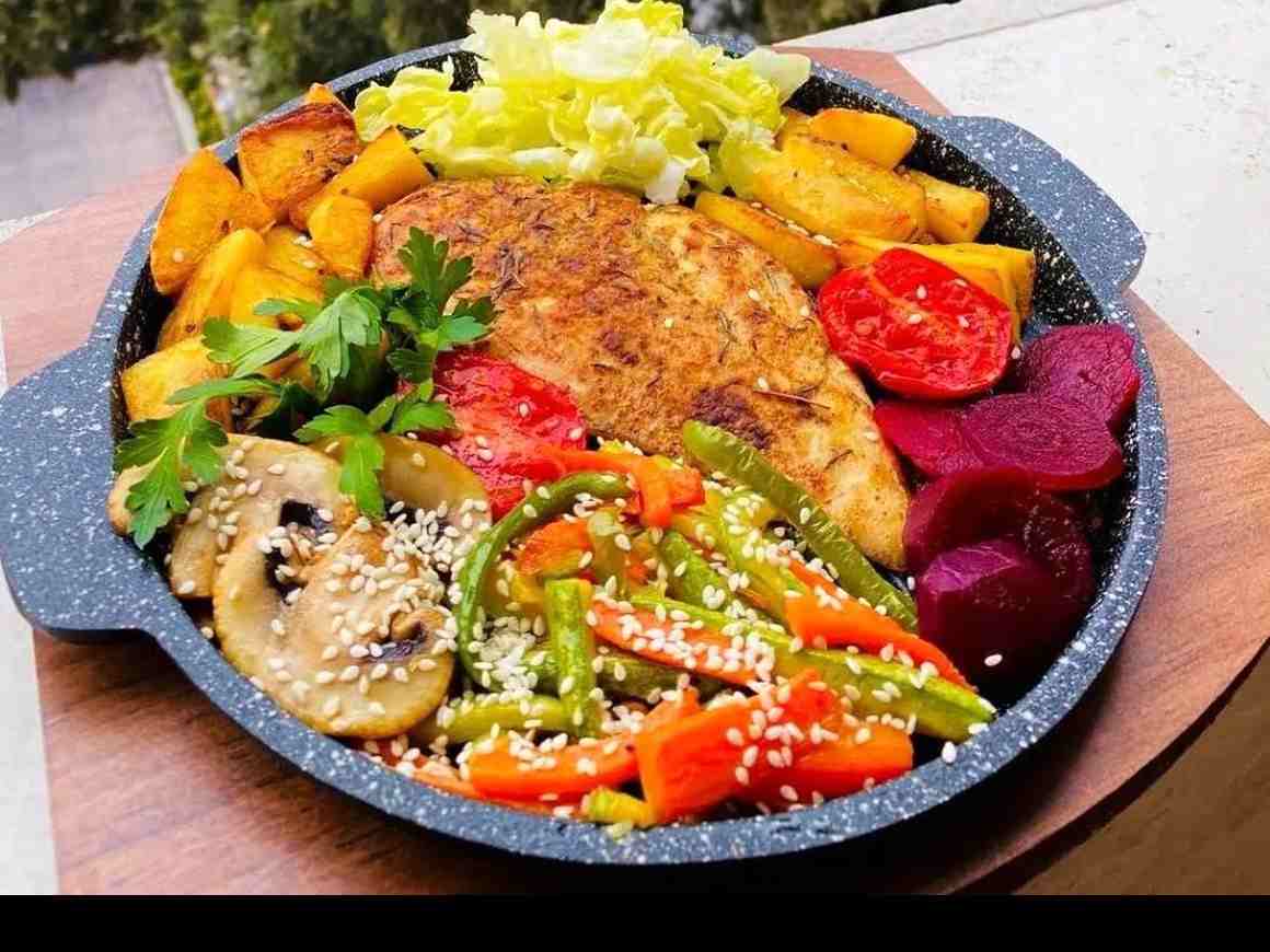 استیک مرغ و سبزیجات
