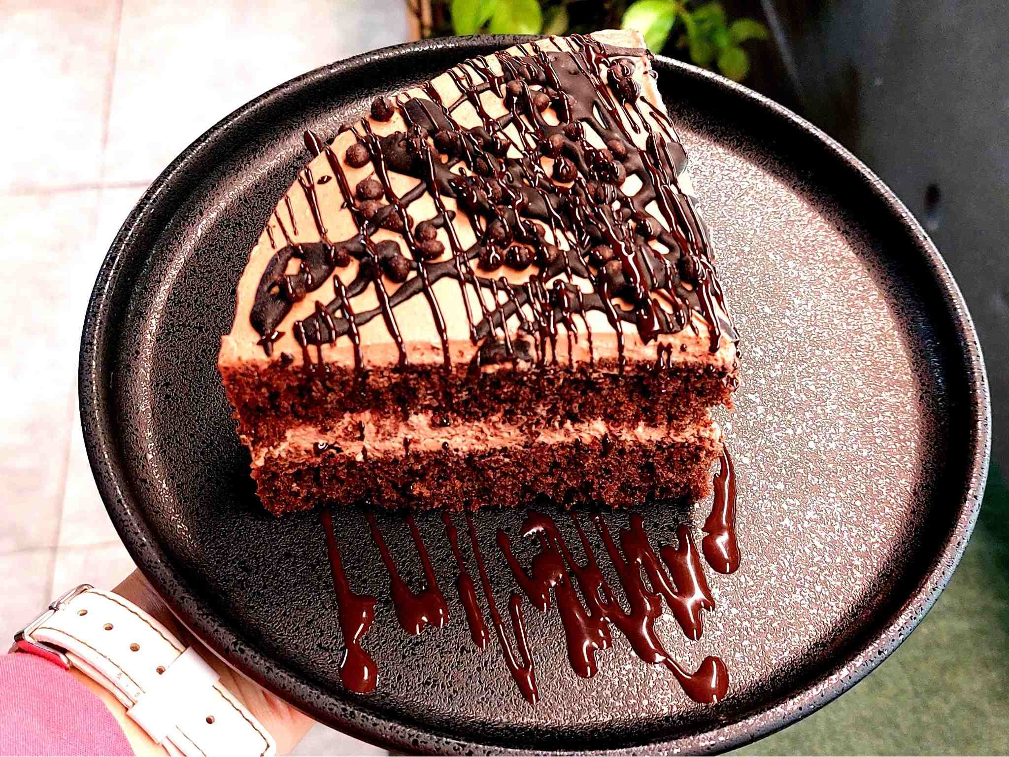 کیک خامه شکلاتی