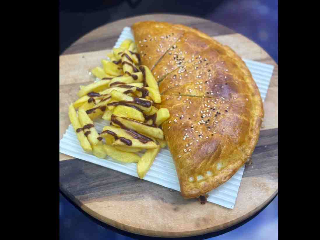 کالزونه