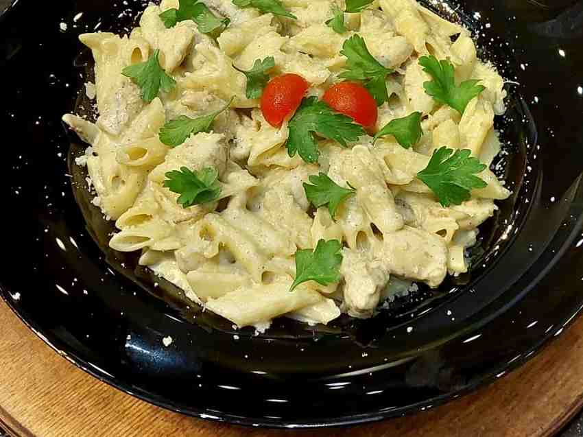 پاستا چیکن آلفردو