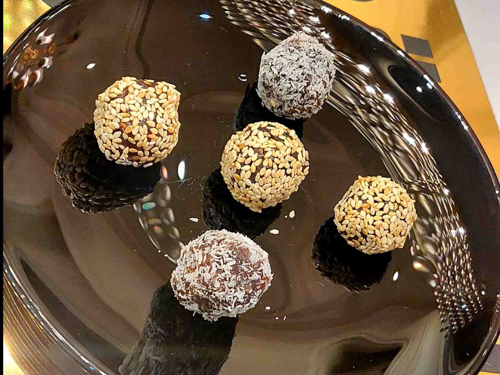 خرما کنجدی